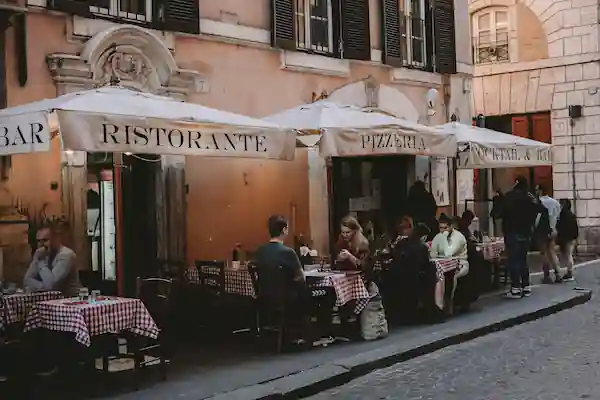 Der gemütliche Außenbereich unserer Terrasse des fiktiven Ristorante Amore Mio für die Gastro-Demo-Website erstellt von webdesign4you
